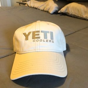 Yeti hat